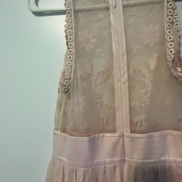 STUNNING BEBE BABY PINK EMBROIDERED HIGH LOW DRESS SHEER LACE TOP SIZE SMALL - Picture 6 of 8